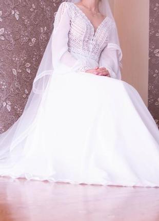 Весільна сукня в ідеальному стані, кольору айворі