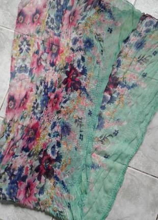 Легкий шарф с красивым цветочным принтом длинный 160