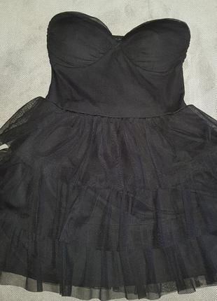 Маленькое черное платье на выпуск