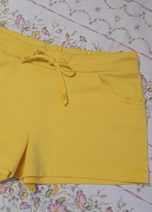 Короткие летние жёлтые шорты короткі трикотажні шорти облягаючі