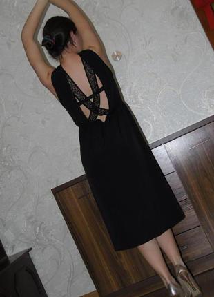 Шикарное черное платье с открытой спинкой