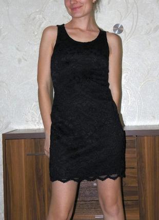 Черное маленькое гипюровое платье