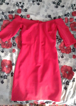 Продам платье женское красное очень классное