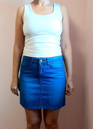 Голубая джинсовая юбка