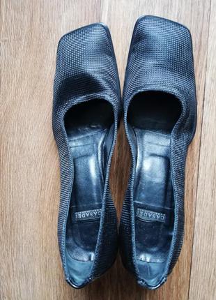 Чёрные комбинированные туфли с квадратными носком casadei италия