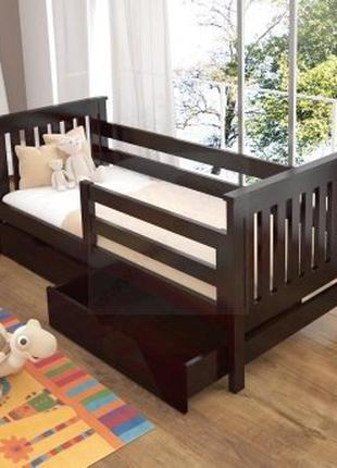 Кровать предназначена для детской комнаты.