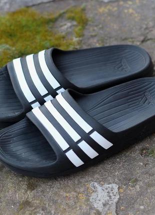 Шлепанцы adidas оригинал.