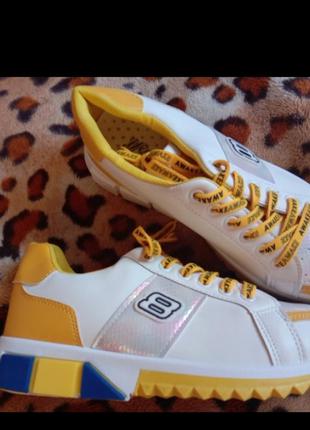 Новые яркие желтые белые кроссовки 39(24.5см)