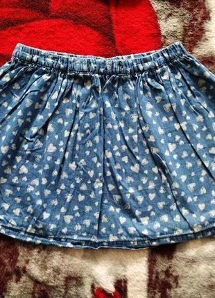 Джинсовая юбка в сердечка для девочки  4-5 лет