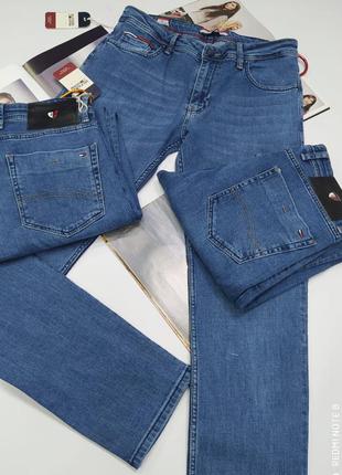 Светлые мужские джинсы tommy hilfiger