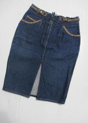 Стильная джинсовая  юбка карандаш с разрезом спереди