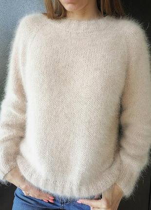 Ангоровый пушистый свитер