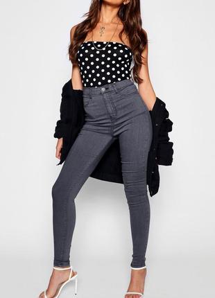 Серые скины джинсы boohoo, новые джинсы вооноо