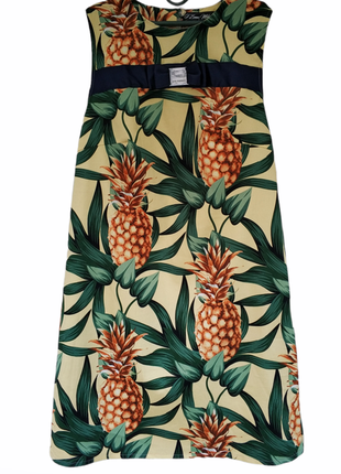 Красивое яркое летнее платье в экзотический принт ананасы