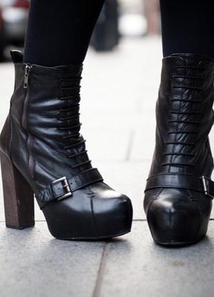 Женские кожаные ботинки на деревянном каблуке topshop london