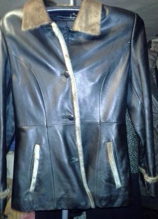 Пиджак кожаный на стеганой родкладке с мехом нерпы