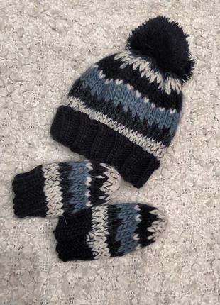 Зимняя шапка и варежки,набор  на 3-6 месяцев