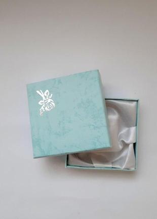 Шкатулка подарочная коробка для украшений 8*8*2 см нежно голубой