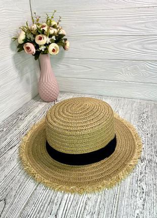 Солнцезащитная шляпа соломенная с бахромой бежевая