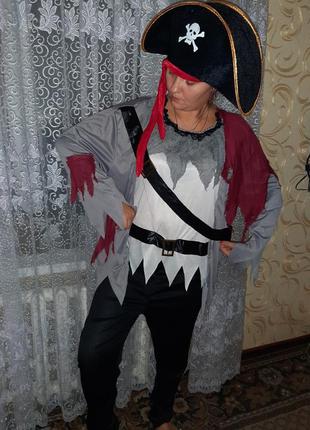 Карнавальный костюм пирата.