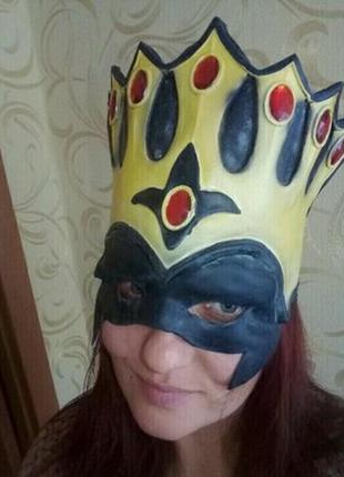 Карнавальна маска королеви