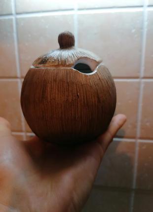 Цукорниця в вигляді кокосу