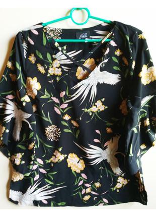 Красивая удлиненная туника блуза в цветочный принт черная кофт...