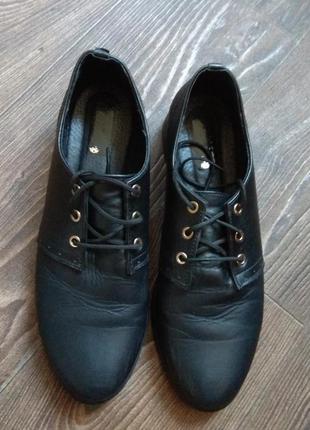 Классные кожаные женские туфли, кроссовочки 40 размер