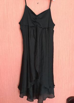 Чёрное платье на чехле с рваным низом