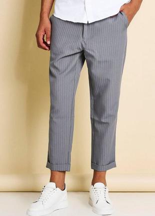 Молодежные укороченные мужские брюки в полоску boohooman (34 р)