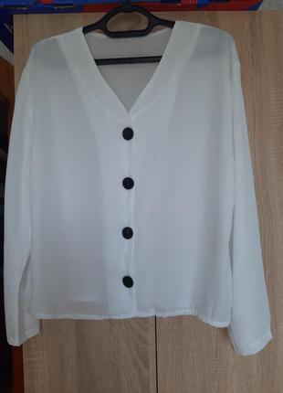 Блуза белая с пуговицами