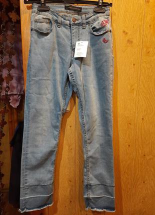 Укороченные, супер стрейчевые джинсы. германия