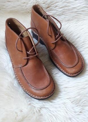 Демисезонные кожаные ботинки на шнурках clarks 37 размер