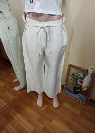 Бриджи брюки укороченные белые шорты