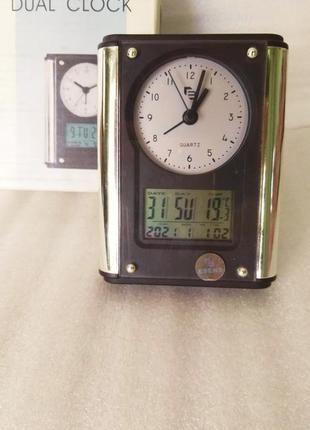 Часы настольные с будильником и термометром.