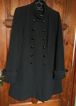 Гарне чорне пальто