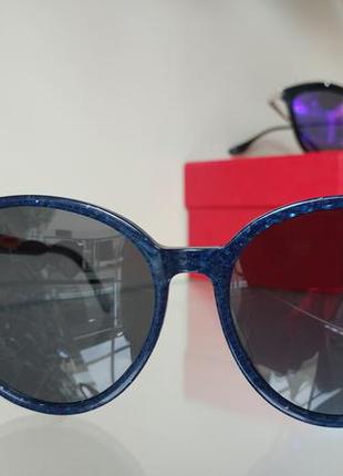 Фирменные солнцезащитные очки