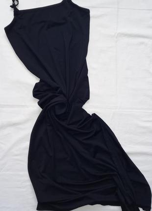 Чорна вечірня сукня