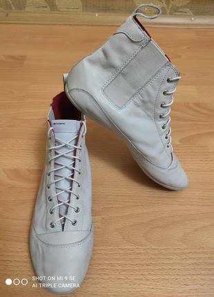 Кожаные ботинки adidas размер 38,5,по стельке24,5см