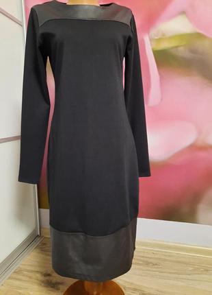 Черное платье с кожаными вставками, размер м