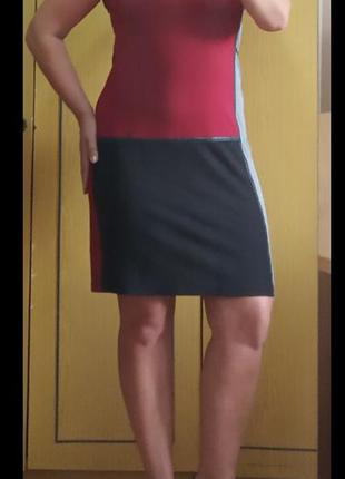Платье нарядное фирменное, размер м(46-48)