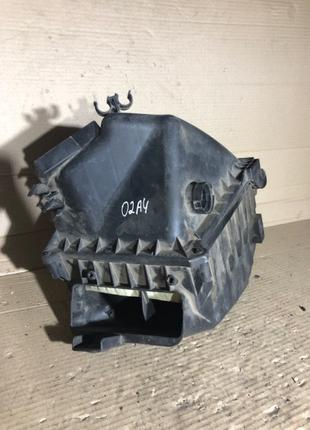 Корпус воздушного фильтра Audi A4 B6 2.4BDV (б/у)