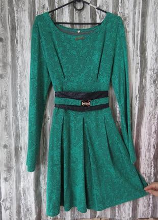 Платье с длинным рукавом зеленого цвета 48 размер