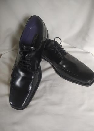 Шикарные фирменые мужские туфли