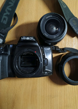 Фотоаппарат плёночный,зеркалка MINOLTA DYNAX 500si