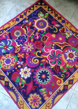 Яркий итальянский платок геометрически-цветочный принт 87х87