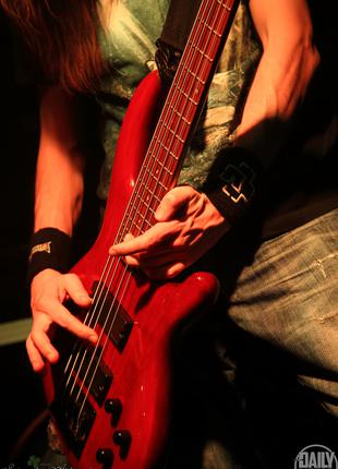 Уроки игры на бас-гитаре офлайн/онлайн