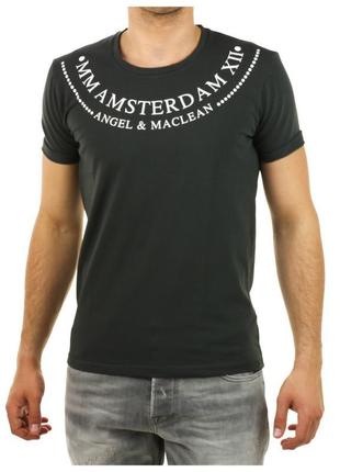 Красивая футболка нидерландского бренда