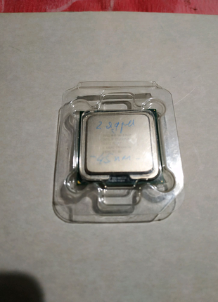 Процессор Intel E3400.Два ядра.