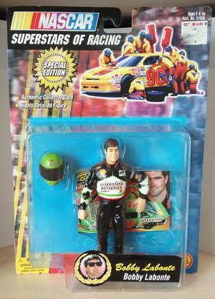 Фигурка пилота NASCAR Bobby Labonte, со шлемом, масштаб 1/18